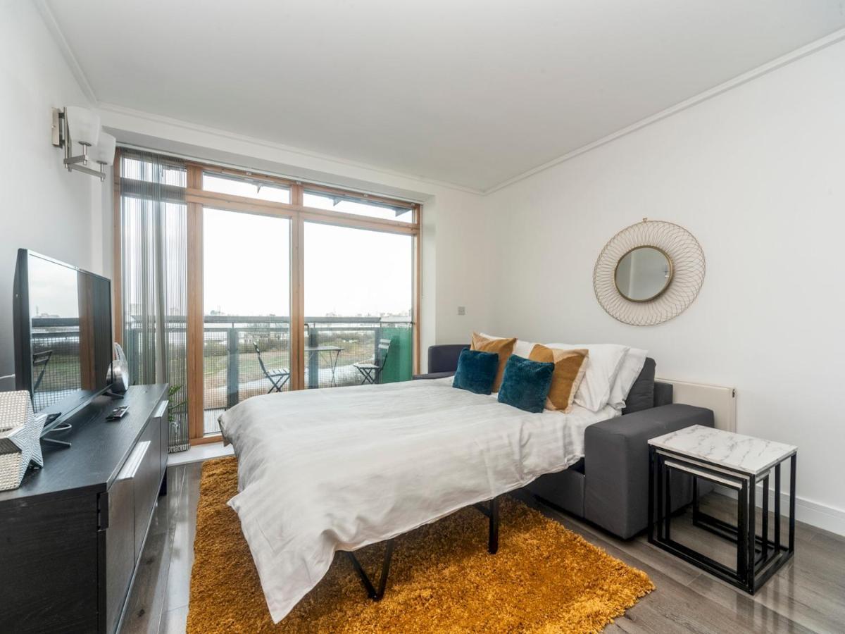 Pass The Keys Riverside Amazing Flat In London Close To The O2 Kültér fotó